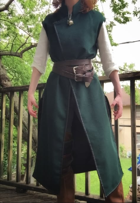 Fantasy Outfit Inspiration, Jumpsuit Reference Drawing, Unisex Fantasy Clothes, Cute Wizard Outfit, Wizard Outfit Dnd, Fantasy Forest Outfit Male, Fantasy Librarian Outfit Male, Dnd Rogue Costume, Merchant Clothes