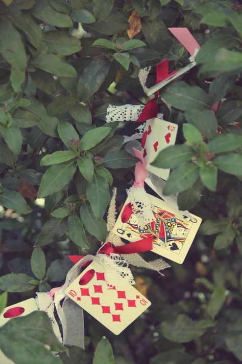 Alice In Wonderland Games, Garden Party Games, Lila Party, Alice In Wonderland Garden, Wonderland Decorations, Alice In Wonderland Decorations, Alice In Wonderland Tea Party Birthday, Wonderland Christmas, Alice Tea Party