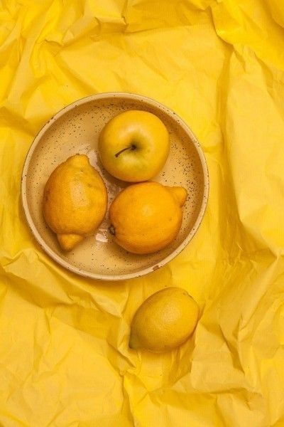 Monochromatic Photography, Yellow Photography, Fruit Photography, Yellow Walls, Color Harmony, Foto Art, Yellow Aesthetic, Monochrome Photography, Summer Fruit