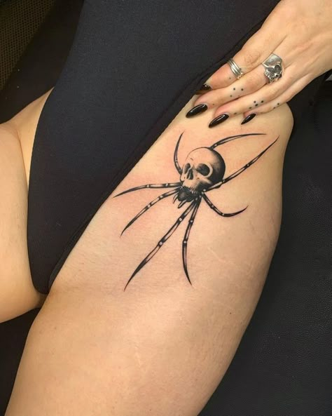 Spider Leg Tattoo, Spider Arm Tattoo, Skull Spider Tattoo, Spider Tattoo For Women, Black Widow Spider Tattoo, Amazing 3d Tattoos, Spider Web Tattoo, Medusa Tattoo Design, Hip Thigh Tattoos