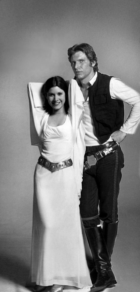 Carrie Fisher Princess Leia, Reylo Fanart, Leia Costume, Leia Star Wars, Han And Leia, Star Wars Princess, Star Wars 1977, Star Wars Pictures, Star Wars Images