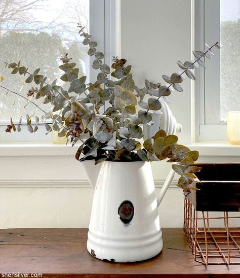 how to preserve fresh eucalyptus l sheri silver Flower Arranging Party, Dry Eucalyptus, Flower Arrangements For Table, Dark Fireplace, Fireplace Accent Wall, Eucalyptus Decor, Eucalyptus Wreaths, Urbane Bronze, Preserving Flowers