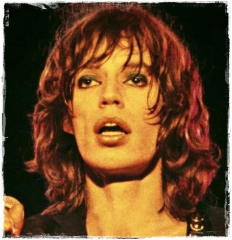 Mick Jagger Makeup, Mick Jagger Hair, Mick Jagger Rolling Stones, Hair Clips 90s, Rollin Stones, Moves Like Jagger, Ronnie Wood, Charlie Watts, British Rock