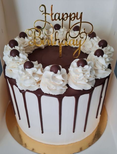 Cake Ideas For Wedding, Diy Floral Cake, Floral Cake Designs, Floral Cake Ideas, How To Melt Chocolate, Chocolate Creations, Chocolate Cake Designs, Birthday Cake For Him, Elegant Birthday Cakes