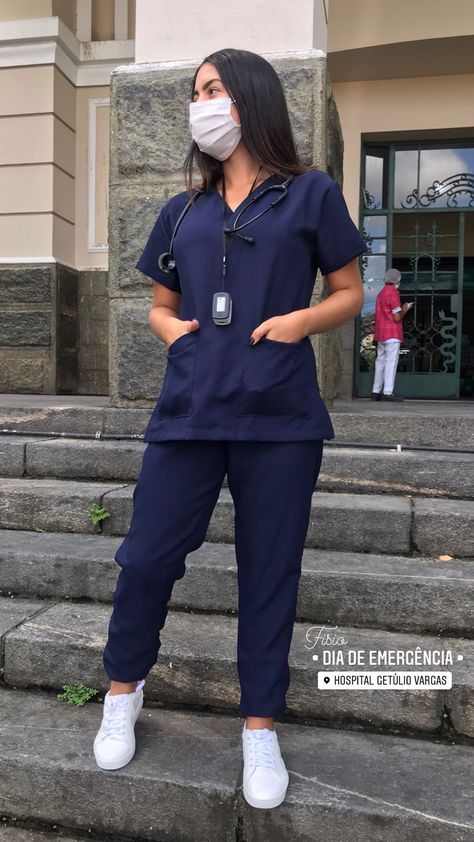 Dr Scrubs Outfit, Doctors Scrubs Fashion, Medical Outfit Doctors Fashion, Scrubs For Doctors, Dermatologist Outfit, Nurses Scrubs Outfits, Doctor Scrubs Women, Scrubs Uniform Cute Medical, Scrubs Uniform Aesthetic