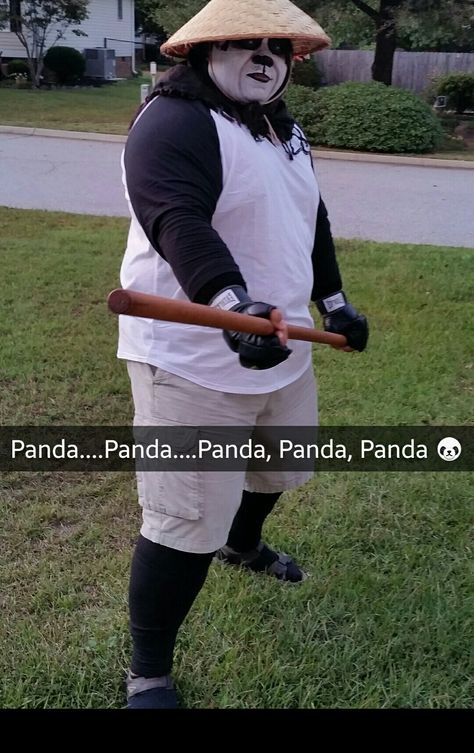 Probably the best costume I've ever put together. #KungFuPanda #DragonWarrior King Fu Panda Costume, Kung Fu Panda Costume Diy, Kung Fu Panda Halloween Costume, Cosplays Faciles, Panda Costume Diy, Kung Fu Panda Costume, Monkey Halloween Costume, Master Shifu, Panda Costumes