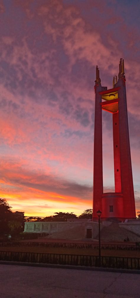 Quezon Memorial Circle, Quezon City, Philippines #sunset Quezon City Memorial Circle, Golden Gate Bridge Wallpaper, Filipino Architecture, Philippines Cities, City Of Stars, Bridge Wallpaper, Improve Drawings, Gate City, City Background