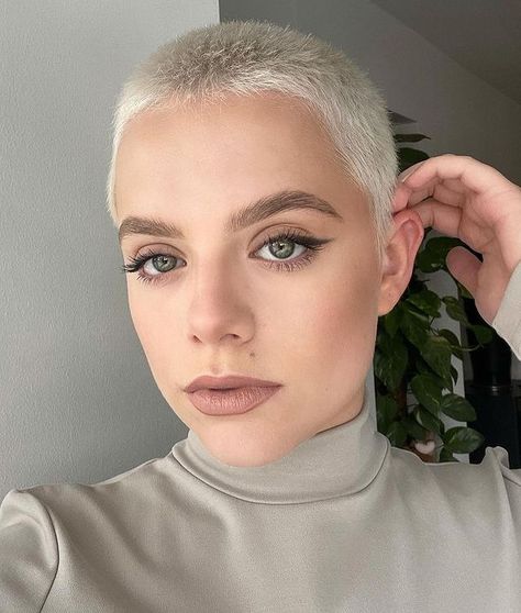 Long Buzzcut, Buzzcut Fade, Buzzcut Women, Buzz Cut Women, Hair Fan, Forced Haircut, Buzz Cuts, Nape Undercut, Hot Haircuts