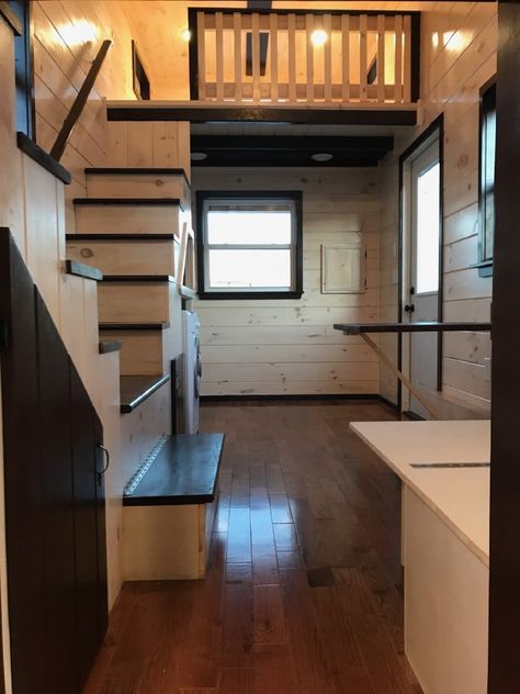 Luxury Small Home, Tiny Houses Interior, Bed Tiny House, Tiny House Modern, Tiny Interior, Two Bedroom Tiny House, Incredible Tiny Homes, Housing Architecture, Tiny Mobile House