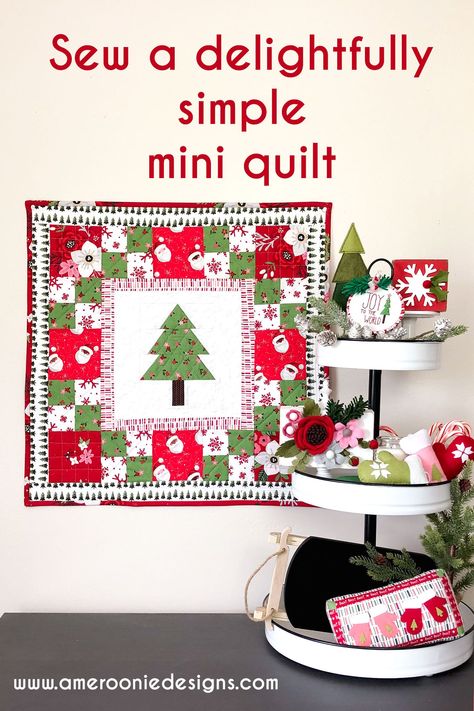 Beginner Quilt Patterns Free, Quilted Wall Hangings Patterns, Quilt Free Pattern, Wall Quilt Patterns, Patchwork Quilting Designs, Christmas Quilt Blocks, Table Topper Patterns, Quilt Christmas, Mini Quilt Patterns