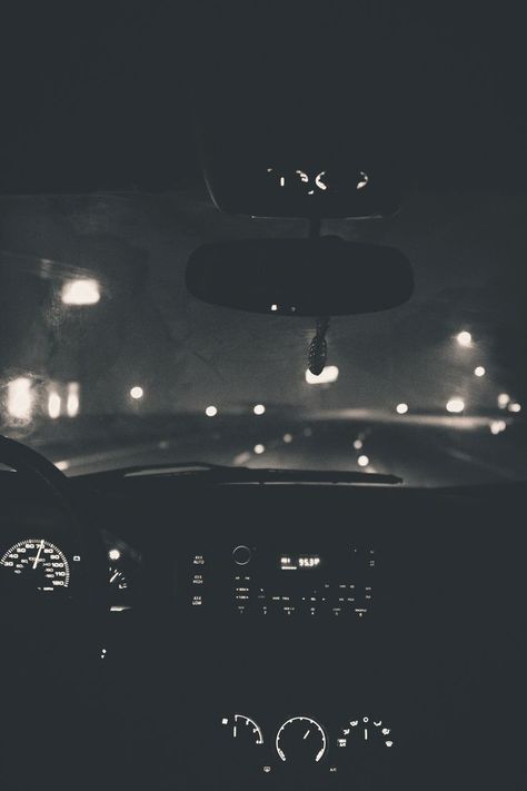 Lights At Night, Driving Photography, White Car, Night Driving, Black And White Aesthetic, Night Aesthetic, Dark Night, White Aesthetic, Black Aesthetic