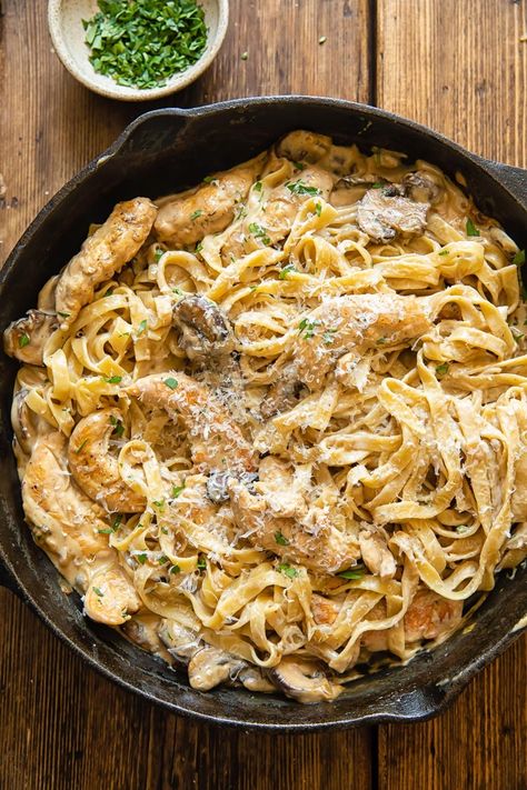 Chicken Marsala Fettuccine, Chicken Marsala Pasta Recipe, Roasted Cabbage Recipes, Chicken Marsala Pasta, Marsala Pasta, Mushroom Side Dishes, Fettuccine Noodles, Marsala Chicken Recipes, Weekly Dinner