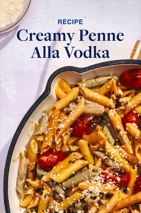 Buttery mascarpone, savory garlic, and vibrant tomatoes—all with a touch of heat. This Creamy Penne alla Vodka recipe is a fine dining dream.​ Pasta Dinner For A Crowd, Energizing Snacks, Penne Alla Vodka Recipe, Beef Bake, Prep Dinners, Penne Vodka, Kitchen Hacks Food, Penne Alla Vodka, Fancy Dishes