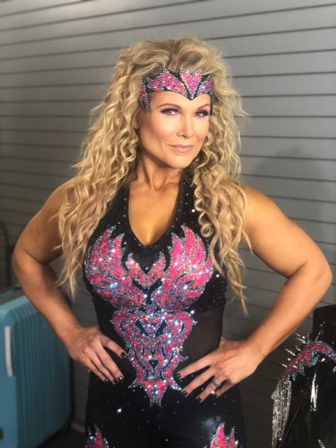 Beth Phoenix Beth Phoenix Wwe, Beth Phoenix, Women Leggings Outfits, Women Wrestling, Wrestling Stars, Wwe Legends, Wwe Female Wrestlers, Wwe Girls, Wrestling Superstars