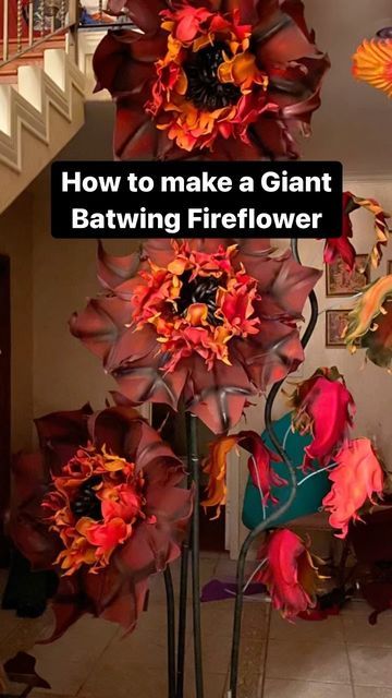 Scary Flowers, Moonlight Masquerade, Poison Garden, Giant Roses, Foam Flower, Herb Shop, Halloween Flowers, Flower Molding, Dark Flowers