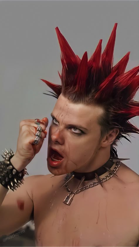 2000s Punk Aesthetic, Yungblud Wallpaper, Liberty Spikes, Something Rotten, Punk Makeup, Dominic Harrison, Black Girls With Tattoos, Spiky Hair, Spiked Hair