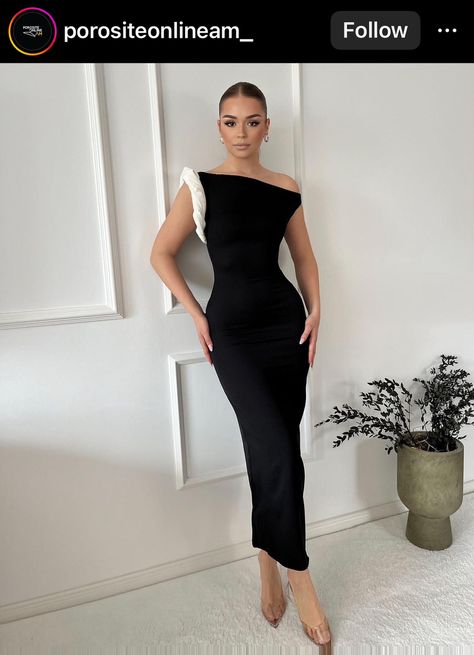 Dinner Dress Classy Short, Modest Corporate Outfits, Formal Dinner Dress Classy, Dinner Night Outfit Classy Chic, Short Dinner Gowns Classy, Dinner Gowns Classy Night, Bossy Outfit, Dinner Gowns Classy, Grad Fits