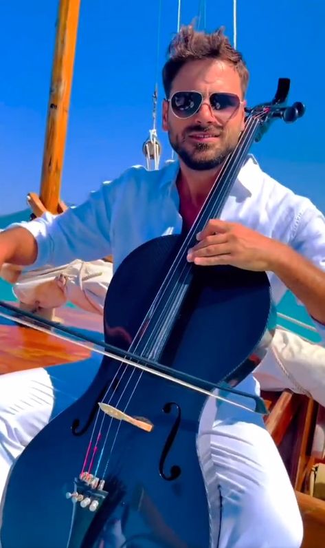 Ways To Cut Shirts, Cello Photo, Cello Photography, Hauser Cello, Stjepan Hauser, Jennifer Aniston Hair, Handsome Men Quotes, Happy New Year Gif, Best Pictures Ever