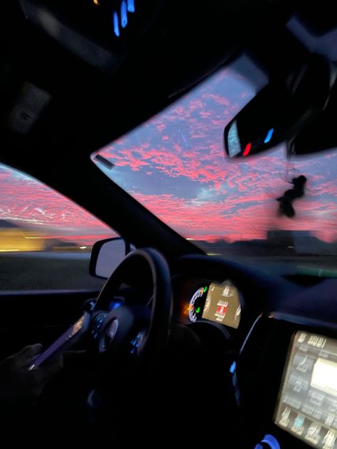 Car With Neon Lights, Adventours Aesthetic, Life Aesthetic Pictures, Trip Songs, Best Road Trip Songs, Road Trip Songs, Driving Aesthetic, Sky Pics, Söt Katt