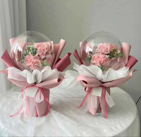 Bobo Balloon Flower Bouquet, Bobo Baloon Ideas, Clear Balloons With Flowers, Valentines Bobo Balloon Ideas, Ballon Gifts Ideas, Bobo Balloons Ideas, Bobo Balloon Bouquet, Bobo Balloon Ideas, Tweets Pretty