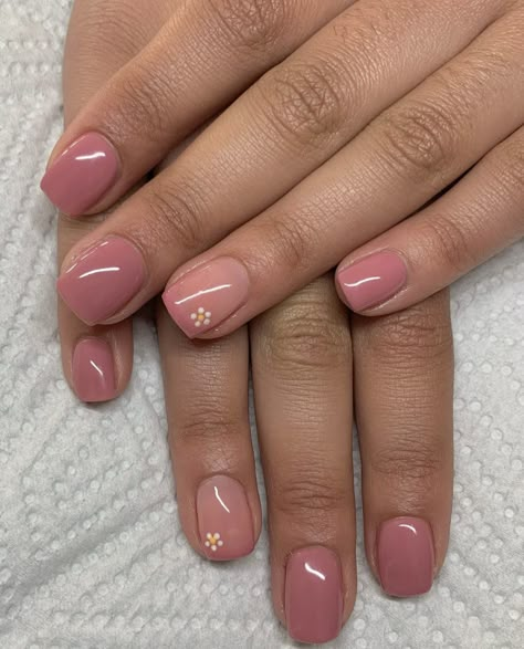 Pretty French Manicure, Short Autumn Gel Nails, Minimal Nail Design Short Nails, Mauve Short Nails, Short Nails With French Tips, Nails For Moms Simple, Mom Nails Short, Ombre Nails Short, Mom Nails