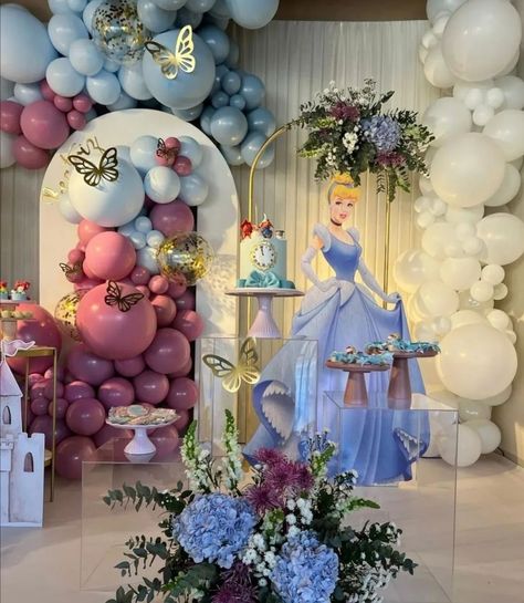 Cinderella Birthday Party For Adults, Cinderella Decorations Ideas, Cinderella Birthday Party Decorations, Cinderella Party Decorations, Birthday Party Decorations For Adults, Cinderella Theme, Disneyland Birthday, Cinderella Birthday Party, Princess Theme Birthday