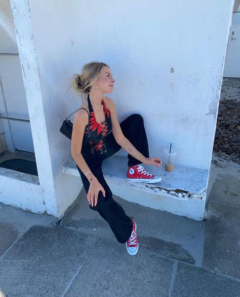 Red Converse Outfit, Outfits Edgy, Fashion Decades, Aesthetic Fits, Outfits With Converse, Lazy Day Outfits, Photo Instagram, Basic Outfits, Edgy Outfits