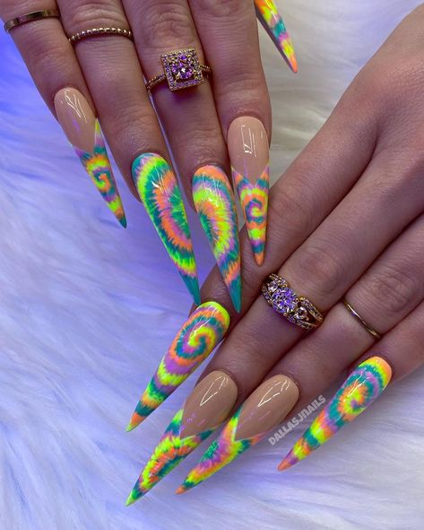 Tye Dye Acrylic Nails, Tye Dye Nail Designs, Crazy Acrylic Nails Designs, Tie Dye Nails Acrylic, Tie Dye Nail Art, Tye Dye Nails, Coachella Accessories, Cosmic Nails, Crazy Nail Designs