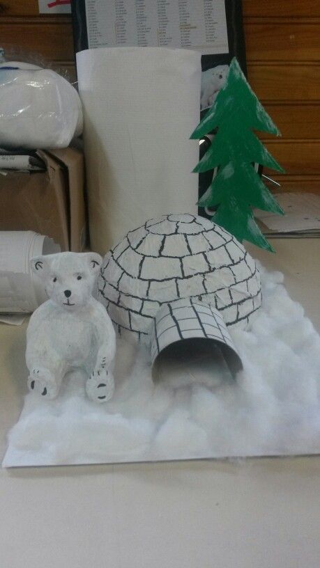 igloo en papier maché Diy Igloo Craft, Igloo Diy, Jupiter Project, Igloo Craft, Science Exhibition, Winter Activities Preschool, Winter Craft, Winter Crafts For Kids, Class Decoration