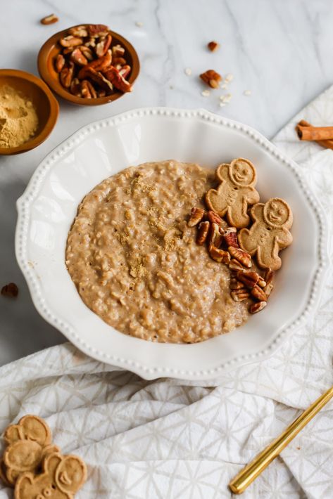 Gingerbread Oatmeal, Winter Breakfast, Easy Oatmeal, Fall Breakfast, Healthy Snacks Easy, Christmas Breakfast, Oats Recipes, Oatmeal Recipes, Holiday Cooking