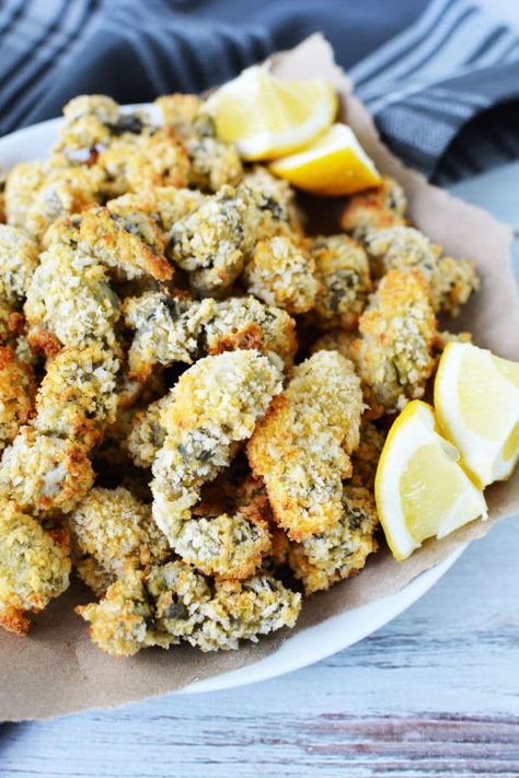 Air fryer oysters are perfect little breaded fried bites of seafood goodness. As an appetizer or meal everyone in your family will love these. #friedoysters #airfryeroysters Air Fryer Oysters, Air Fry Oysters, Air Fryer Oyster Recipes, Oven Fried Oysters, Breaded Oysters, Airfry Oysters, Oyster Recipe, Cooked Oysters, Air Fryer Fish Recipes