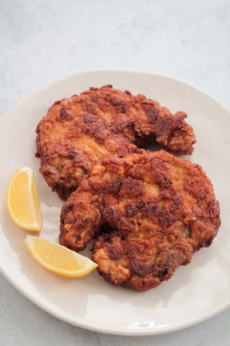 Southern Fried Pork Chops Southern Pork Chop Recipes, Best Fried Pork Chops Ever, Fried Bone In Pork Chops, Best Fried Pork Chops, Breakfast Pork Chops, Southern Fried Pork Chops, Pork Chops Bone In, Fried Pork Chop Recipes, Loin Recipes