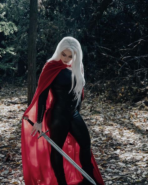 Manon Blackbeak Manon Blackbeak Costume, Manon Blackbeak Cosplay, Acotar Costume, Manon Cosplay, Bookish Costumes, Manon Blackbeak, Throne Of Glass Fanart, Book Hangover, Throne Of Glass Books