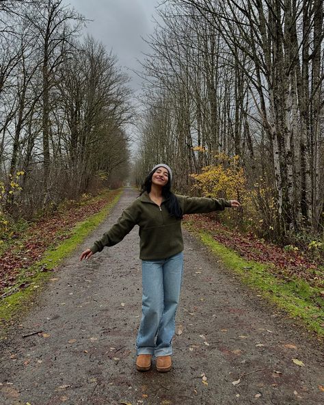 cozy season! 🍂🪵🧶 slide to the end for the views 🤍 Jeans - @justblackdenim they fit so well & comfy! code MOONLIT15 for $ off! fleece pullover - @shoplazypants cozy outfits, fall outfit inspo, fall fashion, daily outfit inspo, pinterest outfit, pinterest aesthetic, pinterest style, beanie outfit, fall ootd, autumn outfit, autumn aesthetic, fall views, fall aesthetic, outfit inspo, casual outfit ideas, cute outfits #cozyoutfit #falloutfitideas #autumnoutfits #fleecejacket #beanieseason #f... Cute Winter Outfits With Beanies, Beanie Outfit Fall, Beanie Winter Outfit, Beanie Outfit Ideas, Outfit With Beanie, Outfits With Beanies, Cozy Outfits Fall, Beanie Outfits, Ootd Autumn