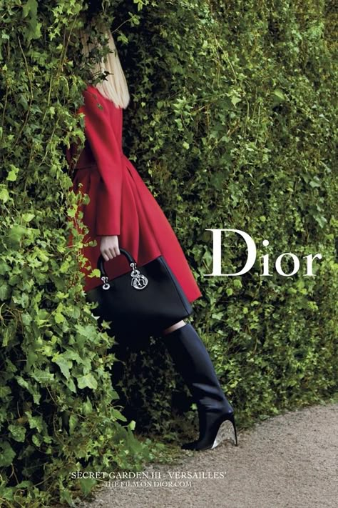 Daria Strokous Poses in Versailles for Diors “Secret Garden” 2014 Campaign Fashion Ad Campaigns, Mode Editorials, Campaign Fashion, Fashion Campaign, Fashion Ads, Looks Street Style, Fashion Campaigns, Red Coat, Ad Campaigns