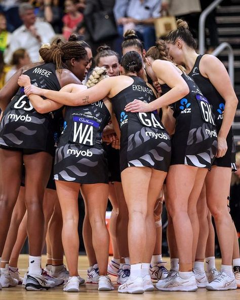 Silver Ferns on Instagram: "Game 🔛 📸: @mbphotonz #ConstellationCup" Aesthetic Netball, Netball Team Aesthetic, Netball Hoop Aesthetic, Netball Photography, Silver Ferns Netball, Australian Netball, Netball Pictures, Netball Kit, Athletics Track