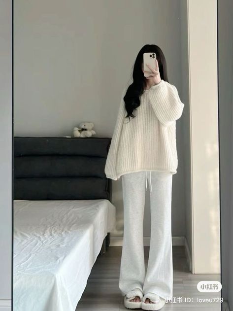 Comfy Korean Outfits, Homewear Outfit, Korean Winter Outfits, Cozy Outfits, Elegant Outfit Classy, Fashion Top Outfits, House Clothes, Everyday Fashion Outfits, Casual Day Outfits