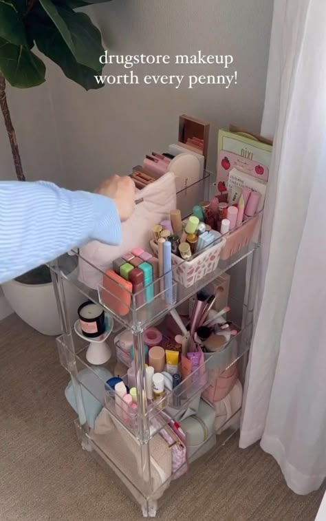 Coquette Room Organization, Skincare Cart, Beauty Room Organization, Storage Ideas For Small Spaces Bedroom, Vanity Storage Ideas, Makeup Cart, Room Organization Bedroom, Uni Room, Beauty Room Decor