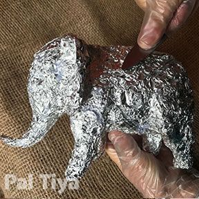 Sculpture For Kids, Tin Foil Crafts, Tin Foil Art, Aluminum Foil Art, 3d Figures, Sculpture Projects, Tin Foil, Sculptures For Sale, Foil Art