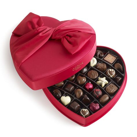 Godiva Truffles, Chocolate San Valentin, Gluten Free Valentines, Godiva Chocolatier, Godiva Chocolate, Heart Shaped Chocolate, Valentines Day Chocolates, Valentine Chocolate, Chocolate Assortment