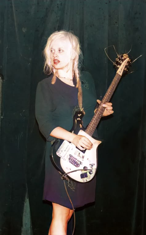 Kat Bjelland, Riot Grrl, Women Of Rock, Real Queens, Riot Grrrl, Courtney Love, Women In Music, Grunge Girl, Miss World