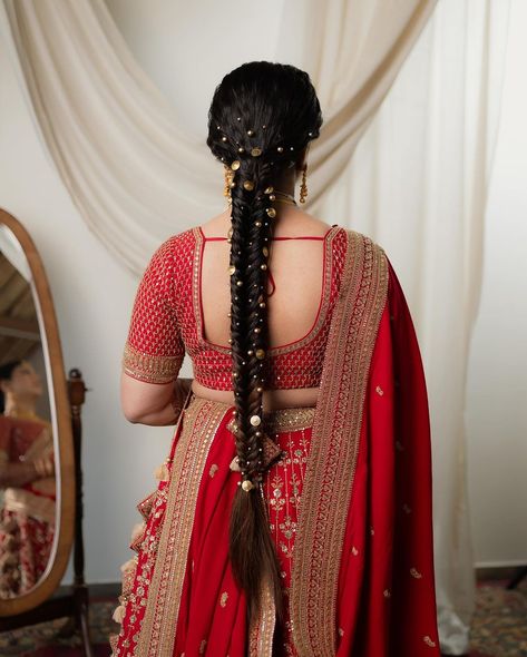 Tag a bride-to-be who would love to go with Braided hairstyle for her wedding❤Here's an inspiration for all brides-to-be who are looking out for beautiful Indian bridal hairstyle with beads ❤ Hairtsylist: @ar_makeupofficial Bride @aeshajeet . . . #hairgoals #hairstylist #hairart #hairartistry #bridalhair #wishnwed #indianwedding #indianbride #indianweddings #indianfashion #weddingfashion #weddingphotography #weddingblog #bridalinspiration #bridaljewellary #indianbridalhairstyle #bridesofins... Braid Hairstyle Wedding, Hairstyle With Beads, Hair Accessories Indian, Indian Bridal Hairstyle, Lehenga Hairstyles, Indian Braids, Hairstyles For Indian Wedding, Indian Wedding Hairstyles, Braided Hairstyle