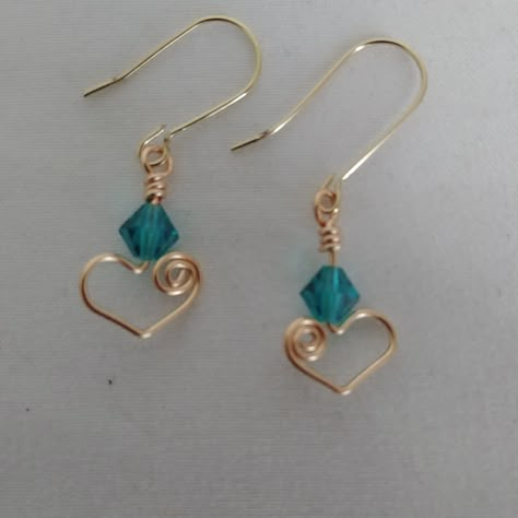 These brass wire wrapped earrings are sparkly and look lovely against the skin.  The turquoise bead  is a great fit with the brass wire.  Ear wires are non-tarnish brass. Wire Shapes, Wire Wrap Earrings, Wire Earrings Handmade, Bead Heart, Wire Jewelry Earrings, Ear Drop, Wire Wrapped Stone Jewelry, Wire Jewelery, Wire Wrap Jewelry Designs