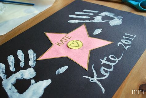 Oscar party ideas: Hollywood Star by Miranda Made Hollywood Crafts, Hollywood Theme Classroom, Deco Cinema, Rockstar Party, Rockstar Birthday, Rock Star Birthday, Rockstar Birthday Party, Star Birthday Party, Pre K Graduation