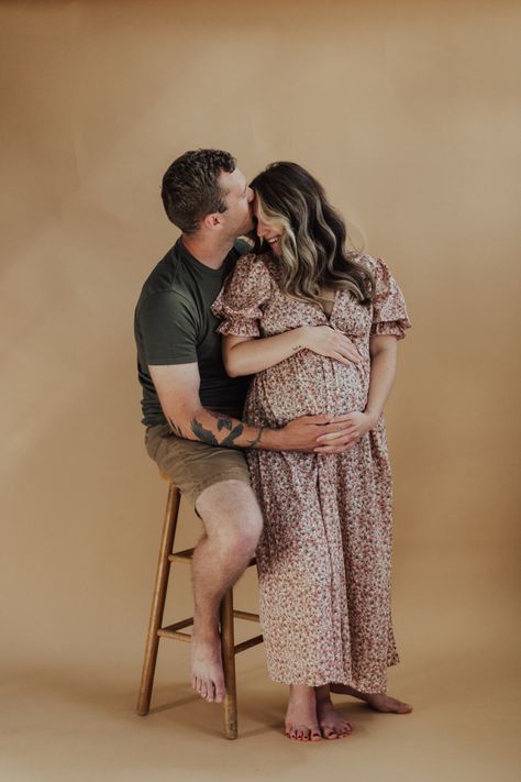 Maternity Stool Photoshoot, Stool Maternity Shoot, In Studio Maternity Session Couple, Maternity Photoshoot With Husband, Photoshoot With Husband, In Studio Maternity Session, Indoor Maternity Photos, Maternity Studio, Studio Maternity