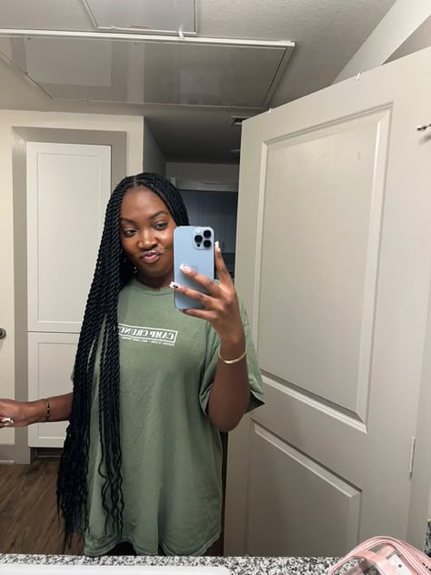 Senegalese Twist Long, Medium Length Senegalese Twists, Medium Knotless Twists, Singalese Twist Hairstyles Braids, Senegalese Twist Hairstyles Medium, Bohemian Senegalese Twist, Senegalese Twist Braids Medium, Medium Senegalese Twist, Senegalese Twist With Curly Ends