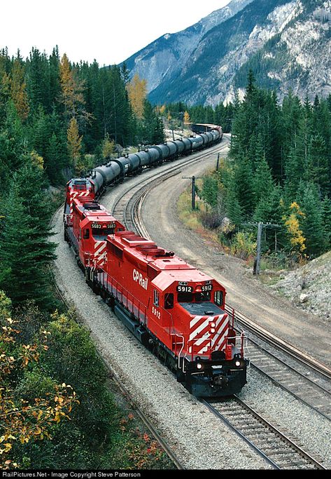 Vancouver Tourist Attractions, Canadian Pacific Railway, Scenic Train Rides, Scenic Railroads, Railroad Pictures, Railroad Photography, Railroad Photos, Train Photography, Old Trains