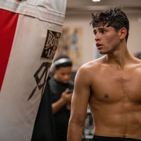 Ryan Garcia, Mamba Mentality, Boxing Champions, Celebrity Wallpapers, Couples Poses For Pictures, Fav Celebs, Dream Guy, Poses For Pictures