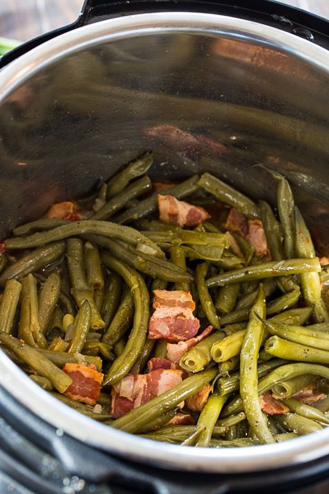 Instant Pot Southern Green Beans - Spicy Southern Kitchen Instapot Veggies, Southern Green Bean Recipes, Harvest Meals, Instant Pot Veggies, Southern Green Beans, Beans With Bacon, Southern Greens, Ip Recipes, Green Beans With Bacon