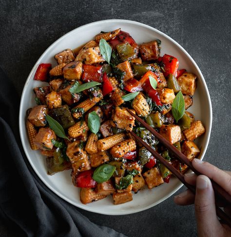 Thai Basil Tofu, Vegetarian Stir Fry Sauce, Basil Tofu, Vegetarian Stir Fry, Deep Fried Tofu, Sesame Tofu, Cooking Tofu, Tofu Stir Fry, Stir Fry Dishes